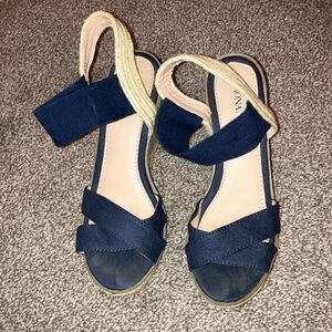 Merona women’s size 8 wedges 
Blue, gently worn